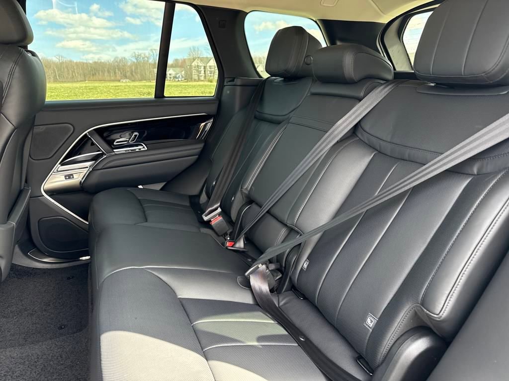 New 2025 Land Rover Range Rover SE AWD/4WD image 13