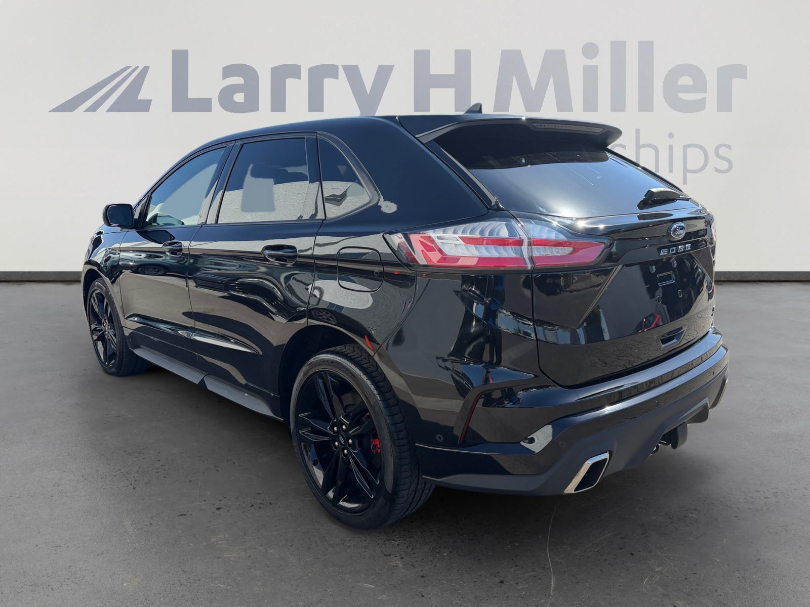 Used 2024 Ford Edge ST w/ Equipment Group 401A AWD/4WD image 3
