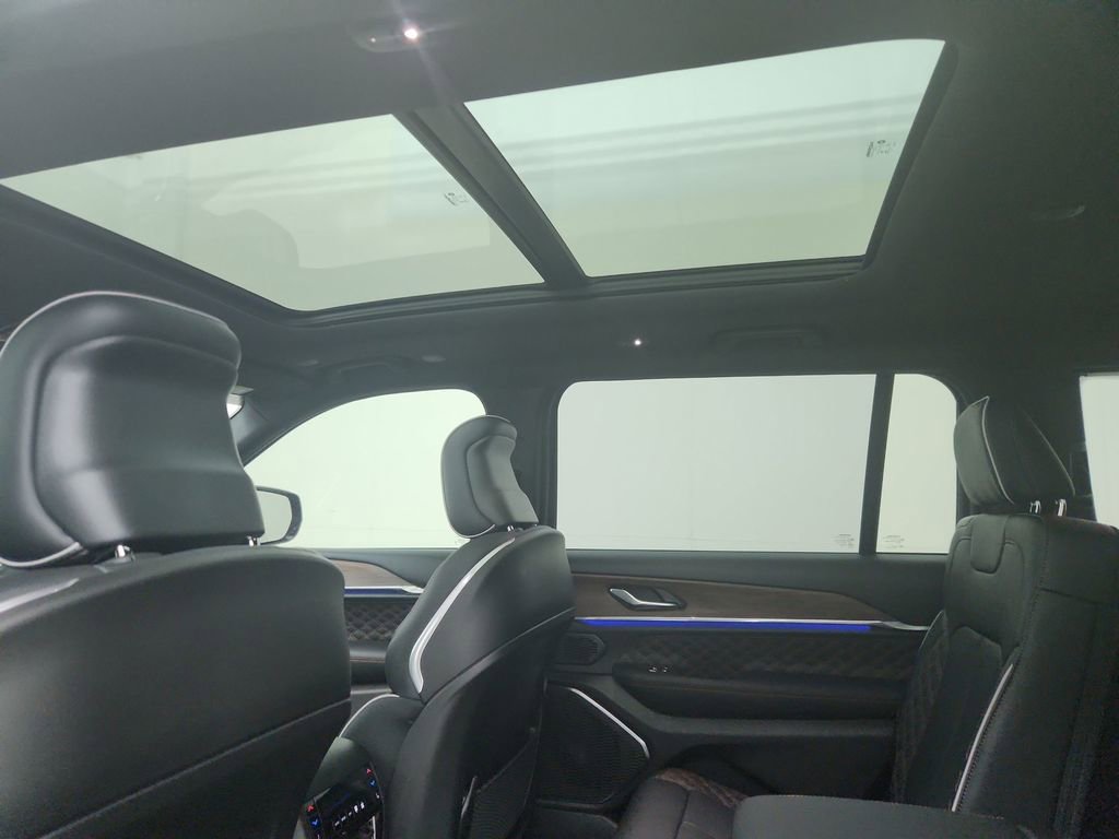 New 2025 Jeep Grand Cherokee L Summit w/ Obsidian Package image 31