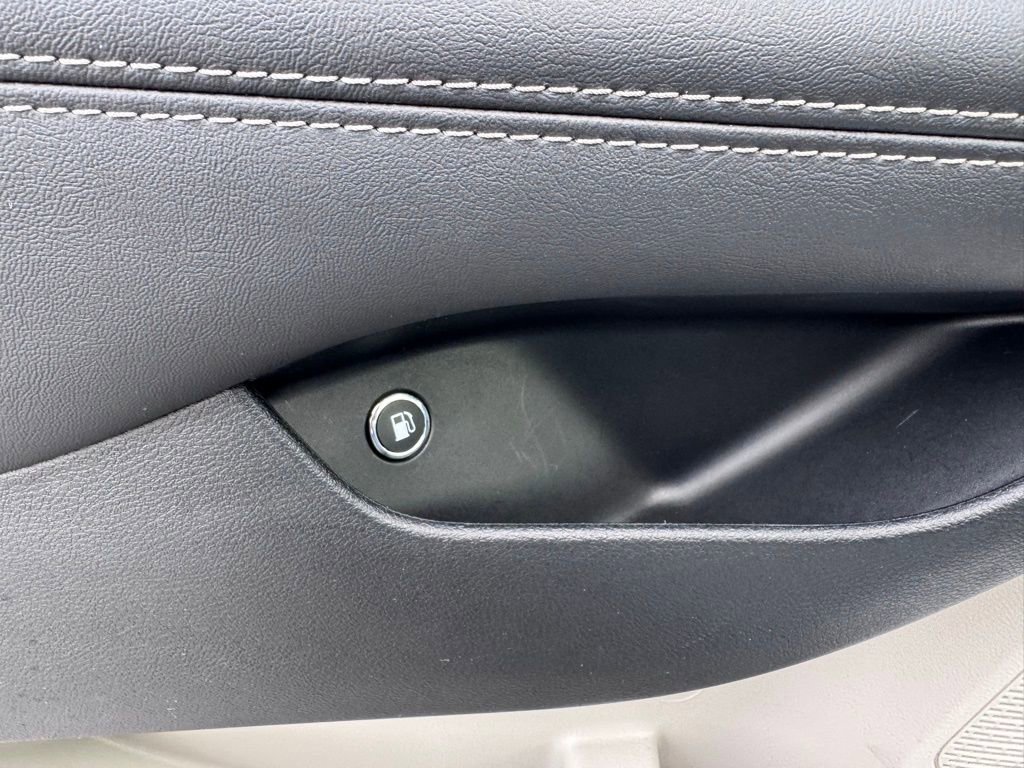 Used 2024 Chrysler Pacifica Select FWD image 23