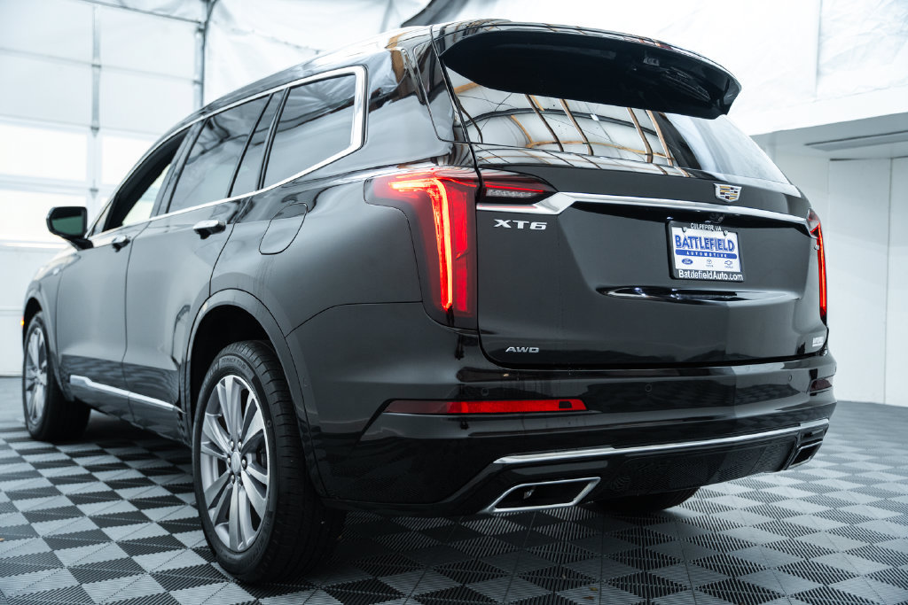 Used 2024 Cadillac XT6 Premium Luxury w/ Technology Package AWD/4WD image 7