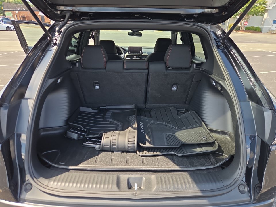 Certified 2025 Honda HR-V Sport image 15