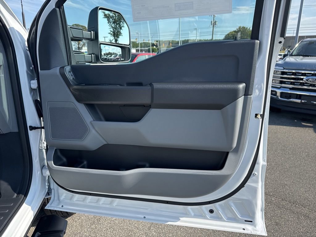 New 2026 Ford F350 XL w/ XL Chrome Package image 21