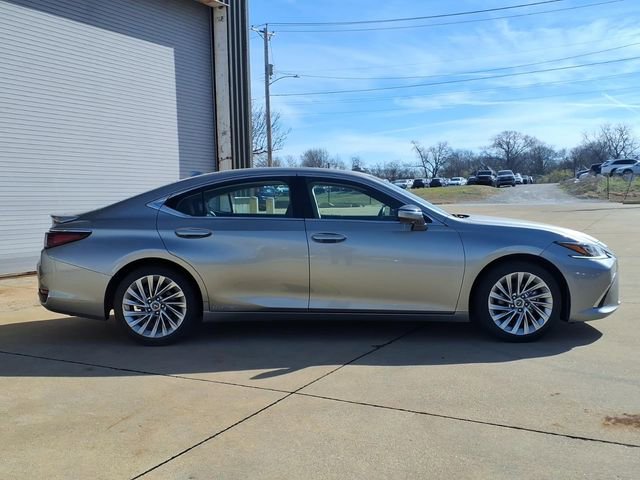 Used 2020 Lexus ES 300h w/ Luxury Package image 5