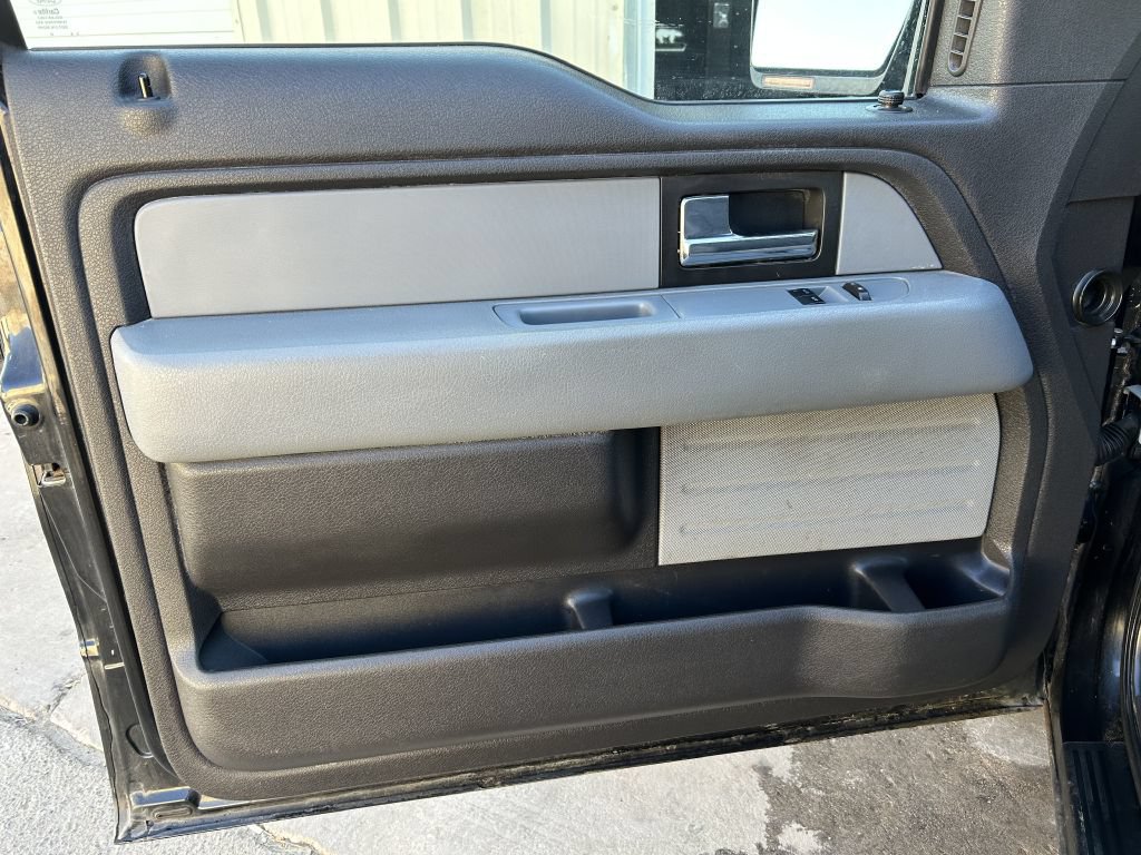 Used 2013 Ford F150 XLT w/ Mid Equipment Group RWD image 4