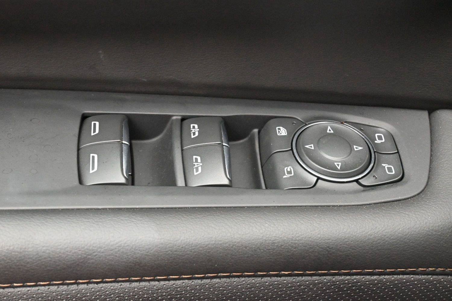 Used 2025 Chevrolet Suburban High Country AWD/4WD image 14