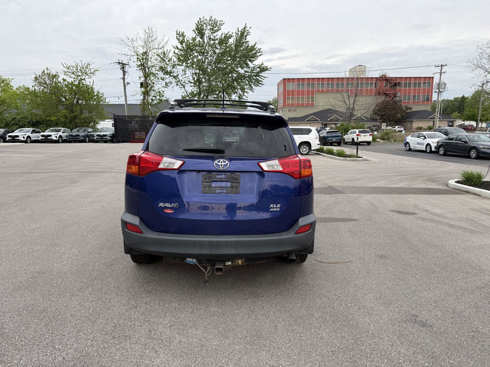 Used 2015 Toyota RAV4 XLE AWD/4WD image 4