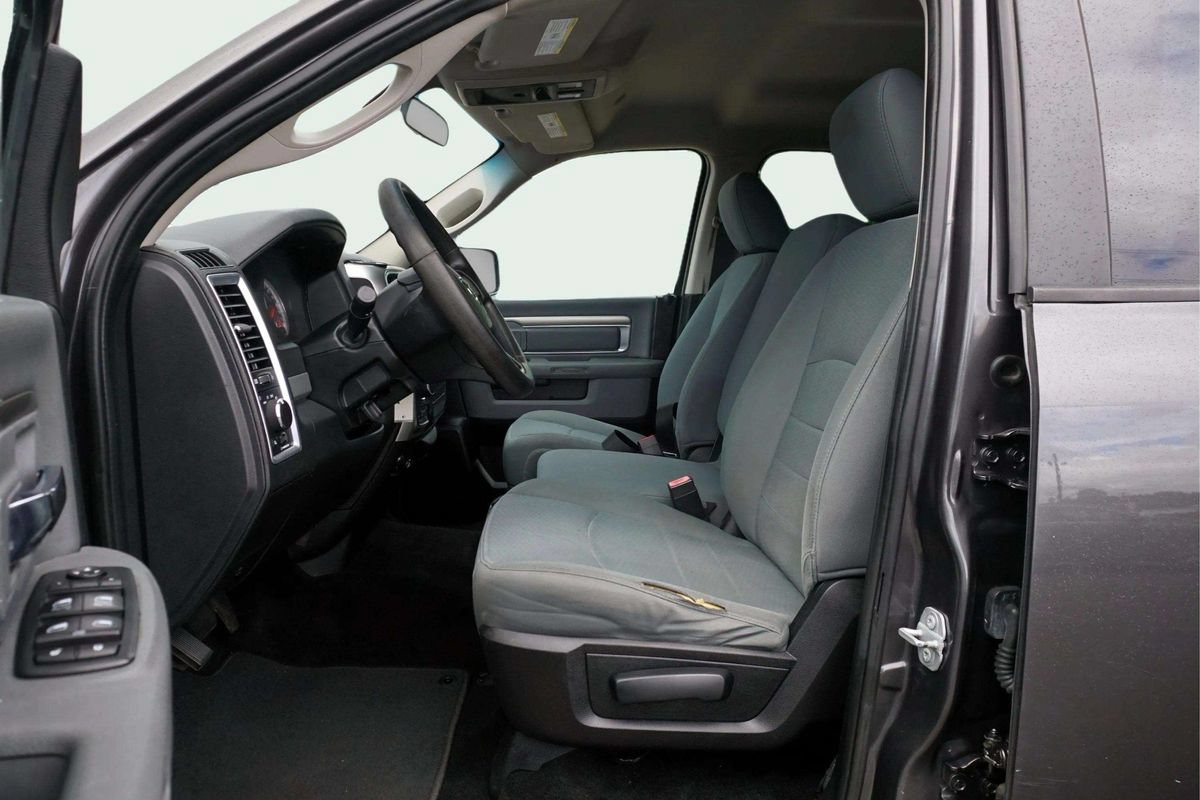 Used 2017 RAM 1500 Classic SLT AWD/4WD image 15