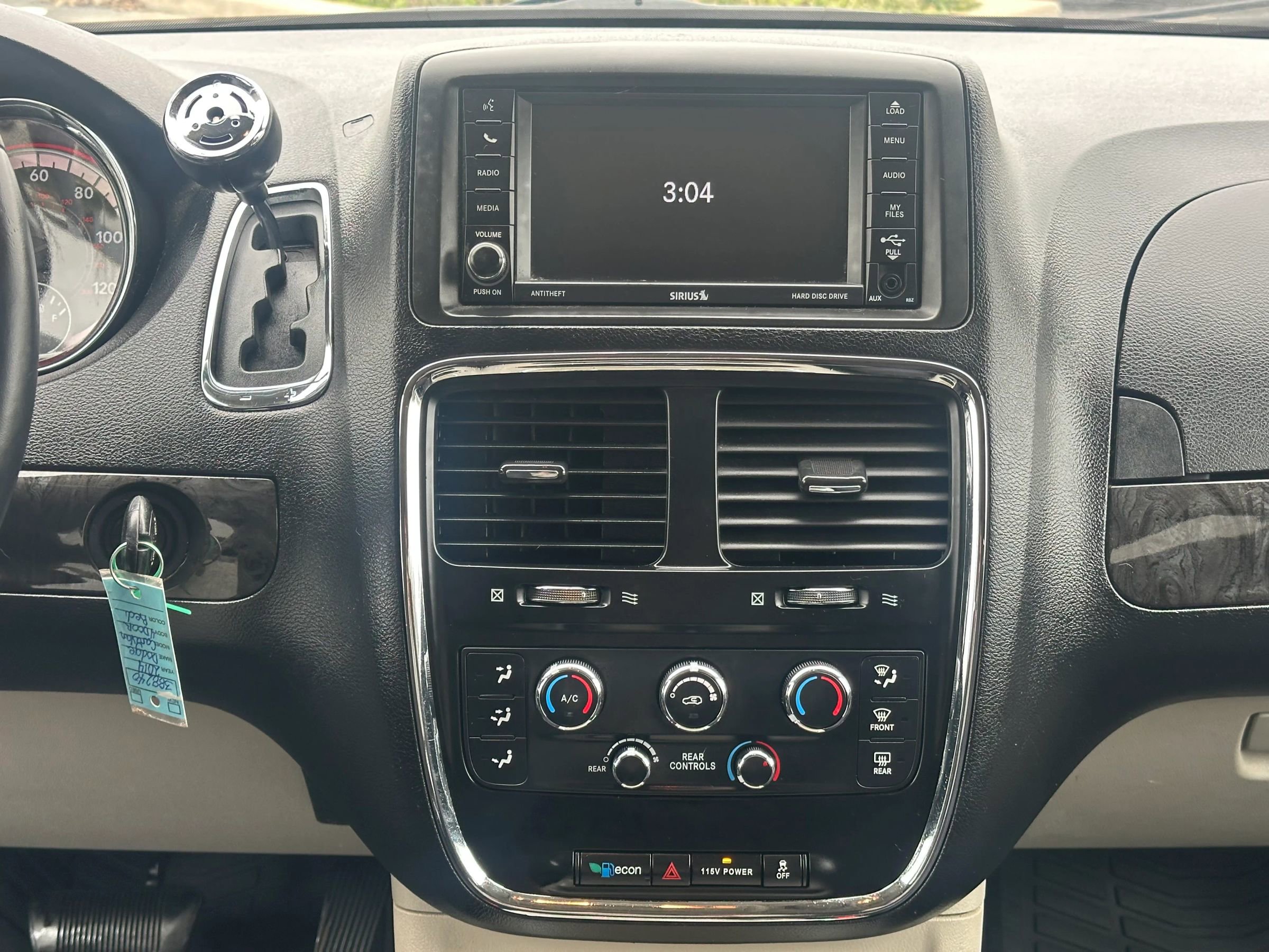 Used 2014 Dodge Grand Caravan SXT w/ Rear Park Assist Package image 21