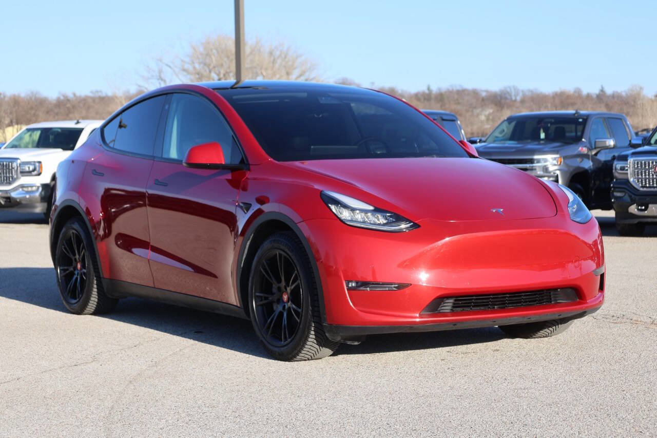 Used 2022 Tesla Model Y Long Range image 4