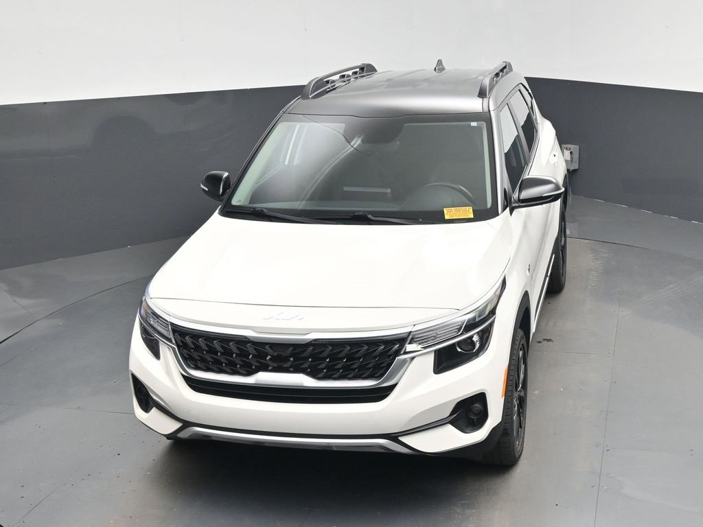 Used 2022 Kia Seltos Nightfall Edition image 12