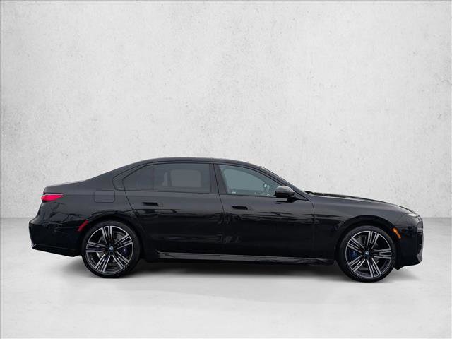 Used 2023 BMW 740i image 4