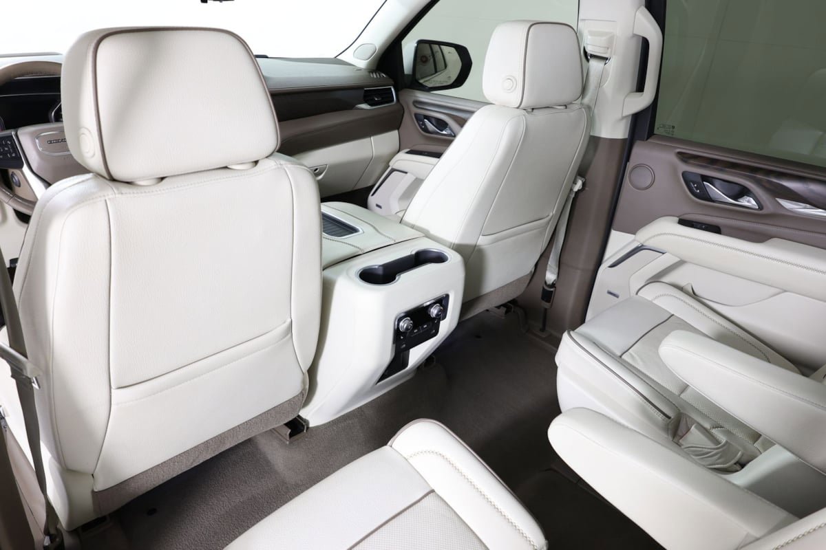 Used 2021 GMC Yukon Denali w/ Denali Premium Package AWD/4WD image 52