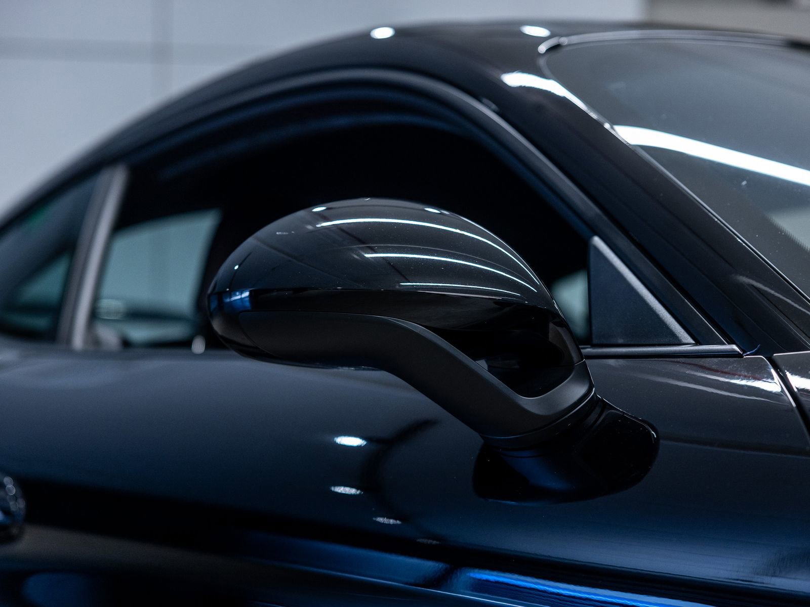 Certified 2016 Porsche Cayman GT4 RWD image 18