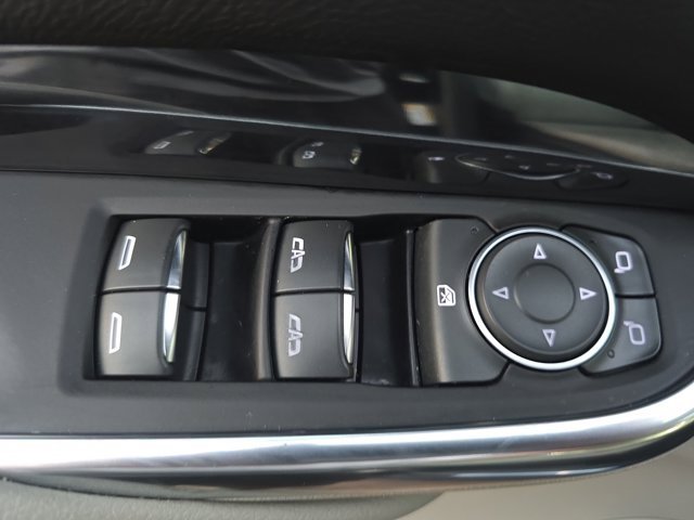 Used 2020 Cadillac XT4 Luxury w/ Cold Weather Package image 27