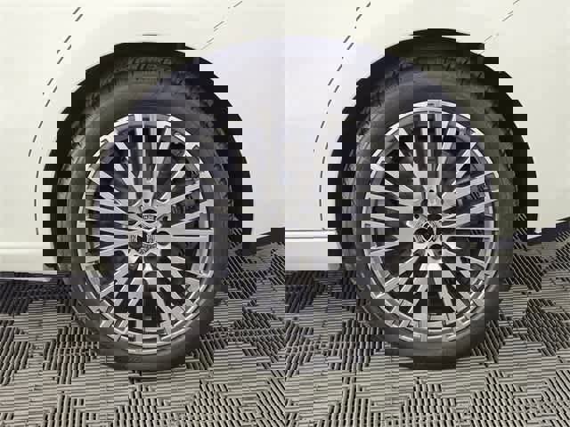 Certified 2025 Mercedes-Benz CLA 250 4MATIC image 13