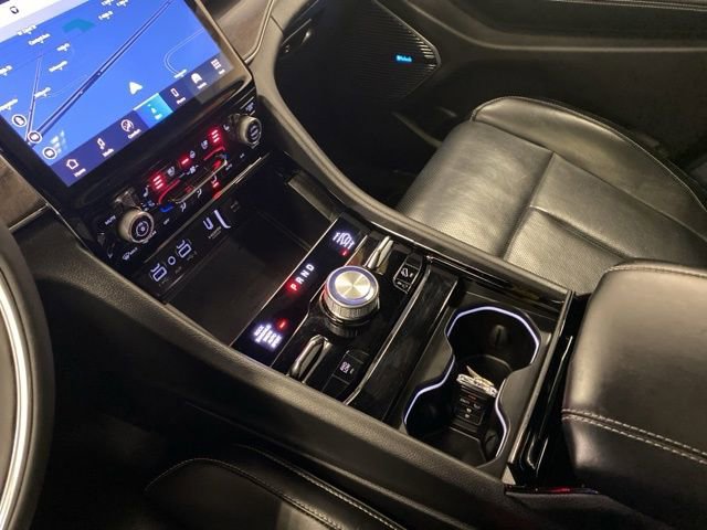 Used 2022 Jeep Grand Cherokee Overland w/ Luxury Tech Group IV image 17