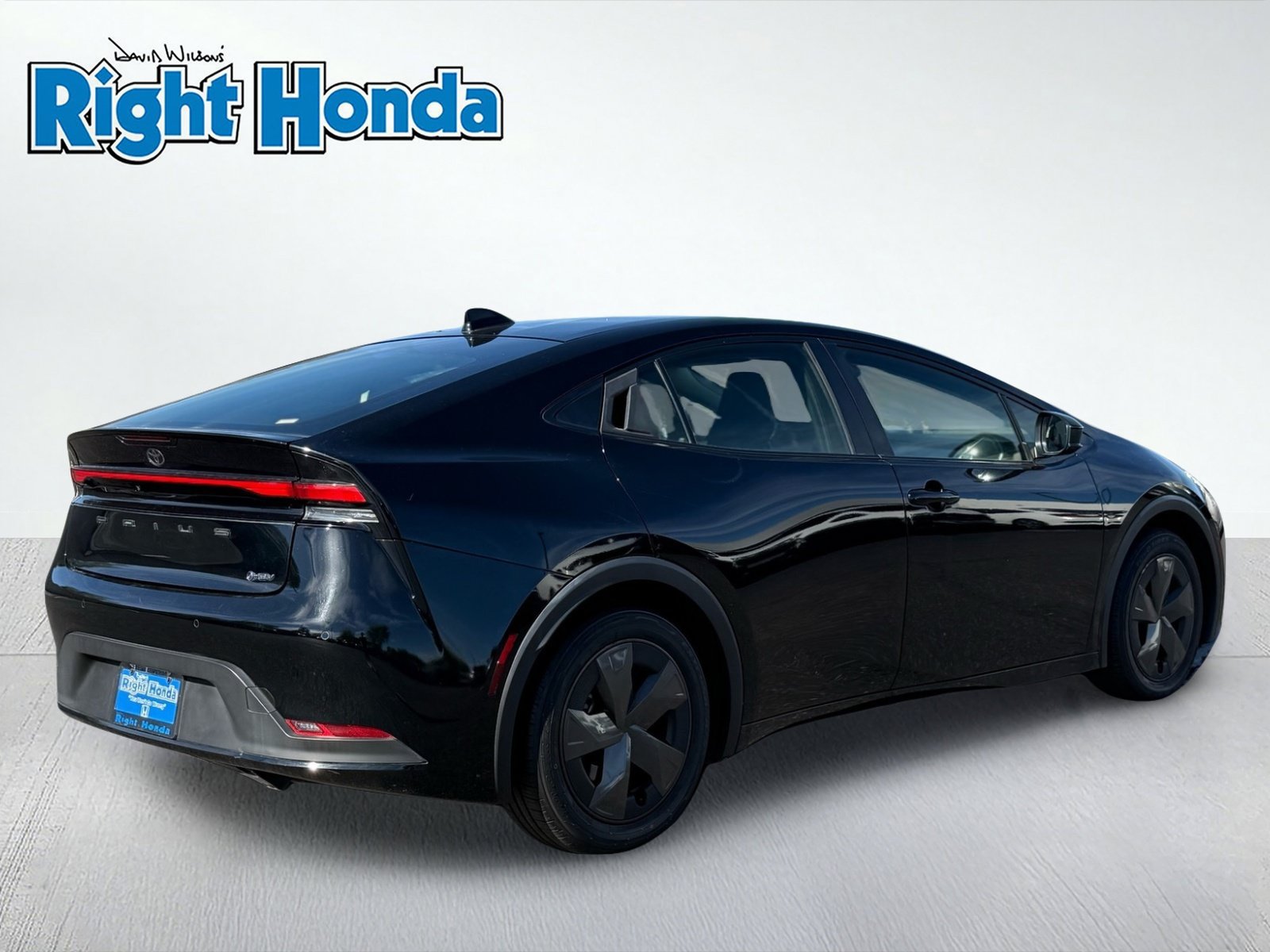 Used 2024 Toyota Prius LE FWD image 8