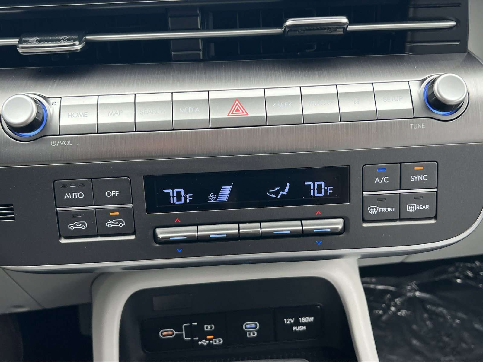 Used 2025 Hyundai Kona SEL FWD image 28