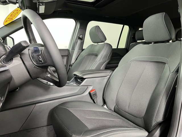 Used 2025 Jeep Grand Cherokee L Laredo image 17