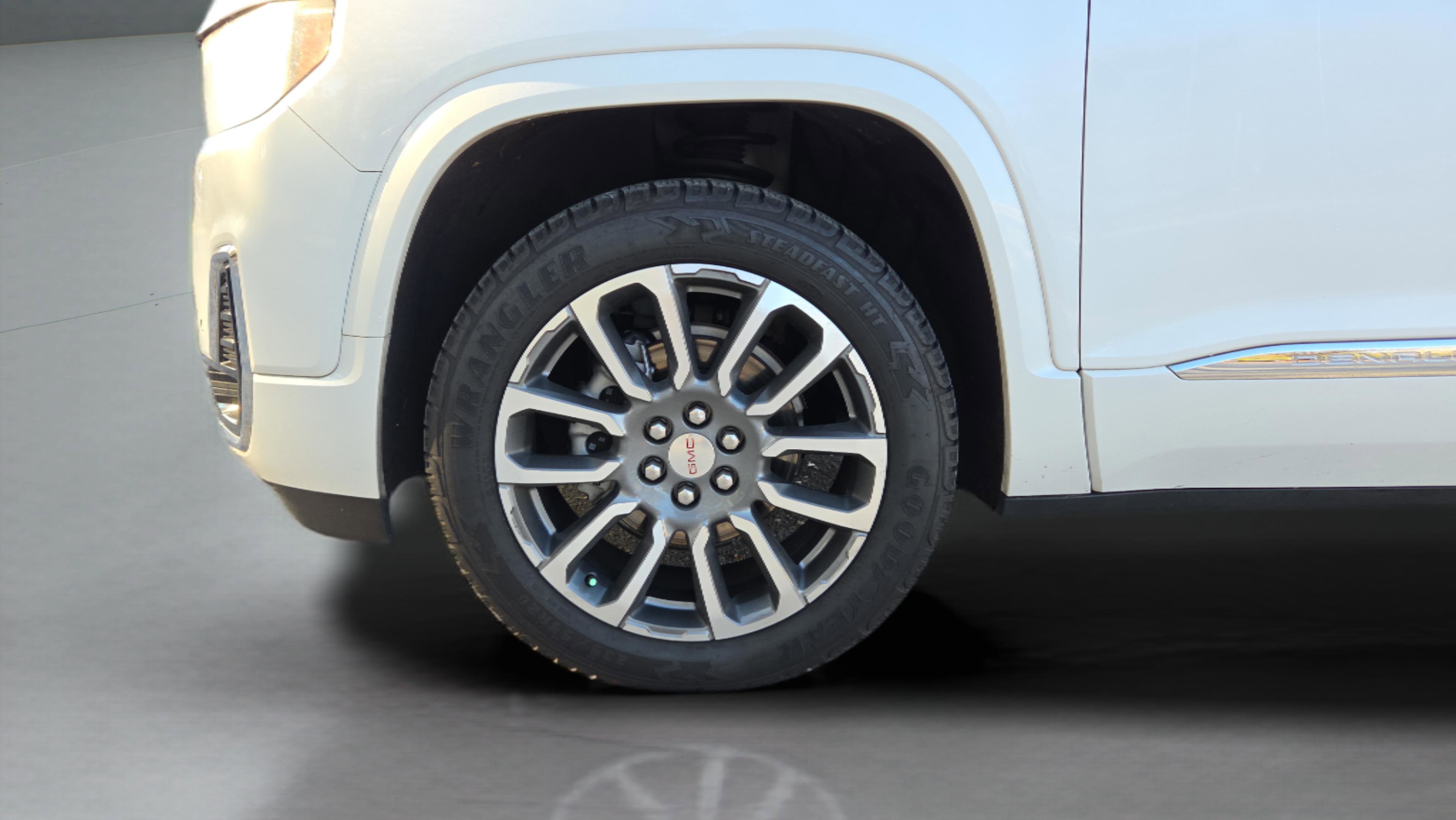 Used 2021 GMC Acadia Denali w/ Denali Technology Package image 33