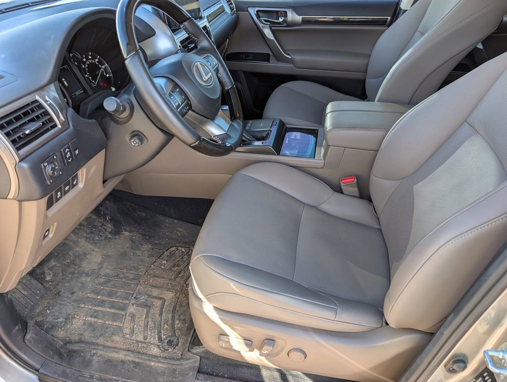 Used 2023 Lexus GX 460 Premium w/ Premium Plus Package image 11