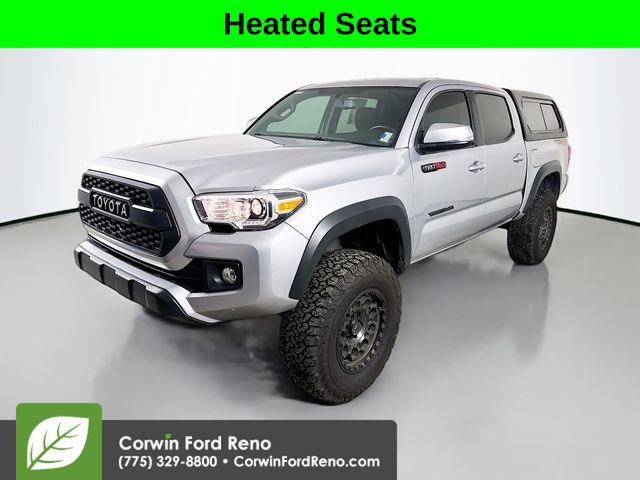 Used 2017 Toyota Tacoma TRD Off-Road image 3