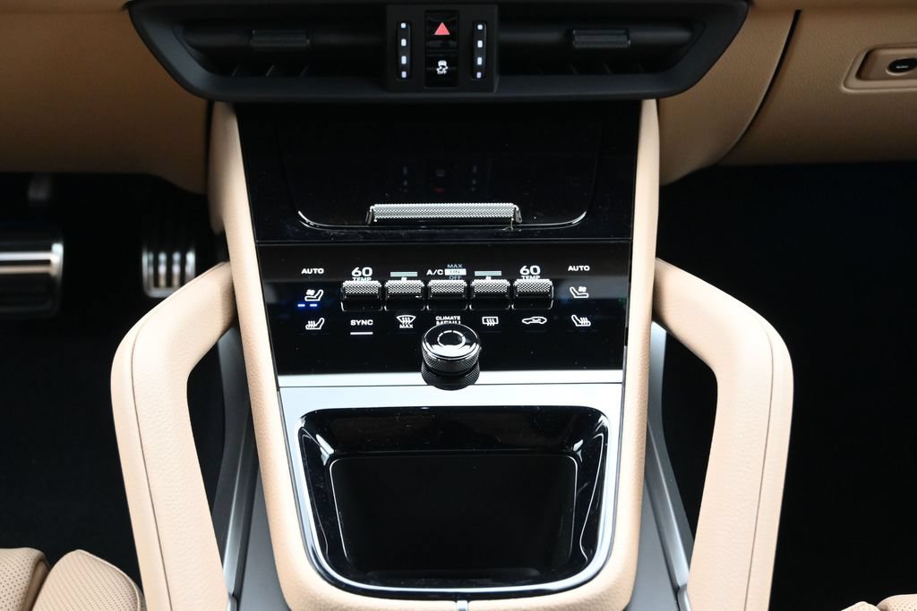 New 2026 Porsche Cayenne E-Hybrid Coupe AWD/4WD image 23