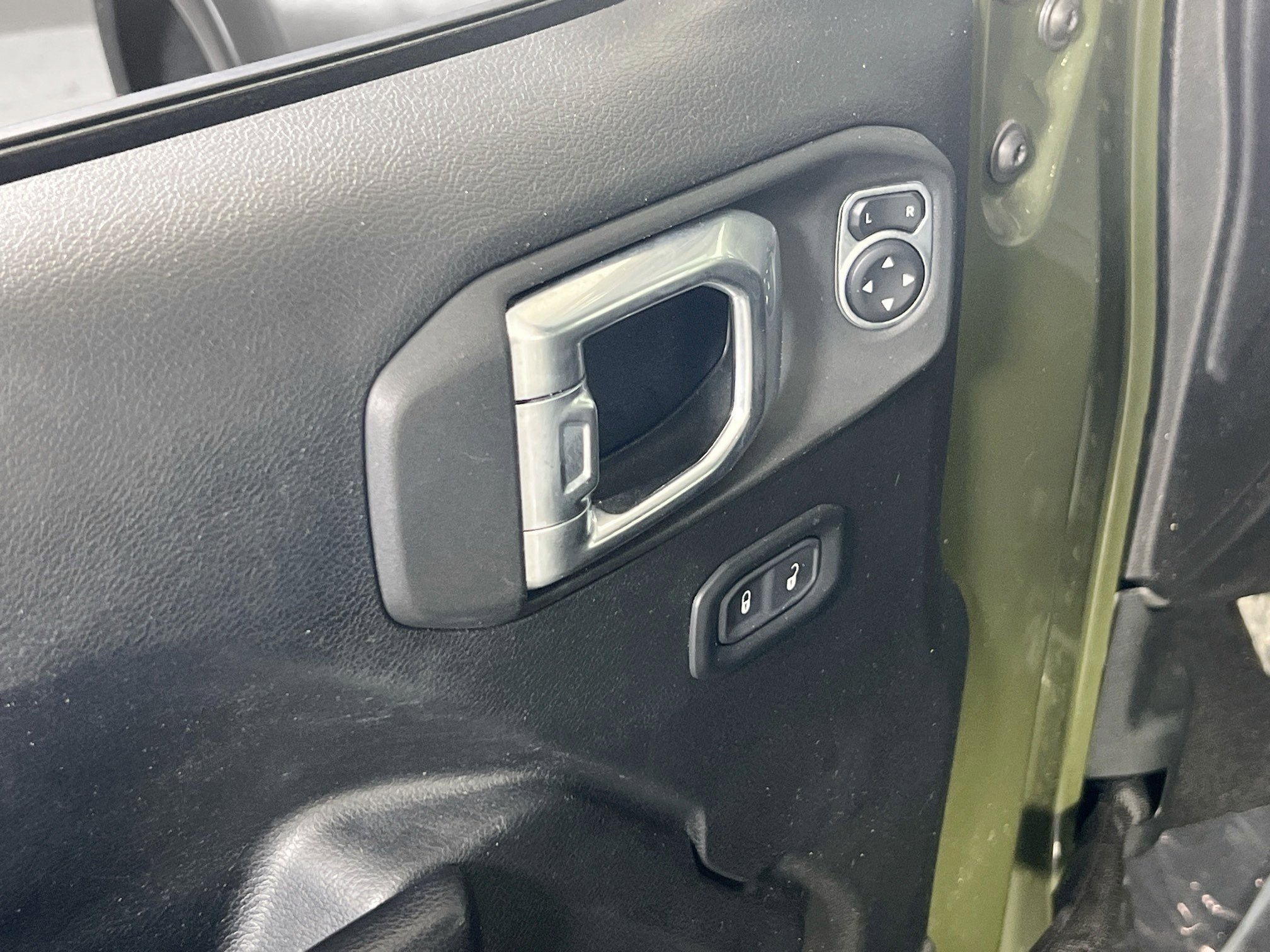 Used 2021 Jeep Wrangler Sport S w/ Sun And Sound Package image 18