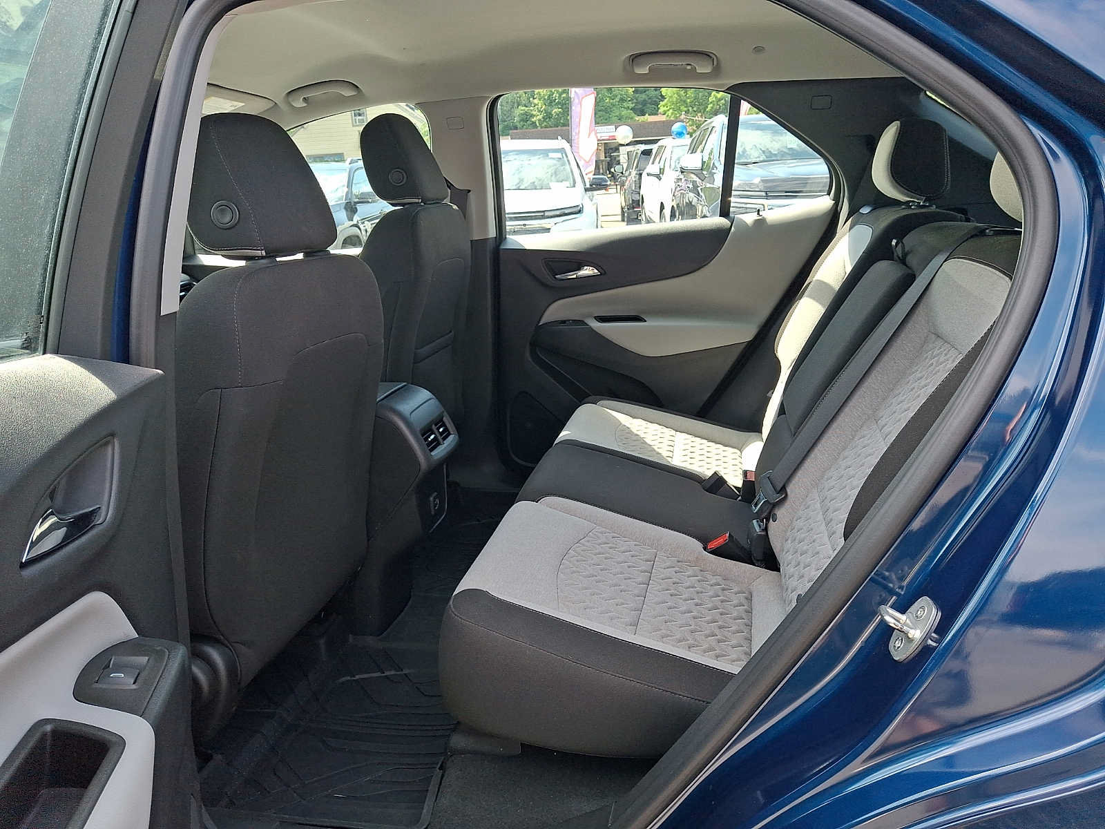 Used 2023 Chevrolet Equinox LS w/ LPO, Floor Liner Package FWD image 9