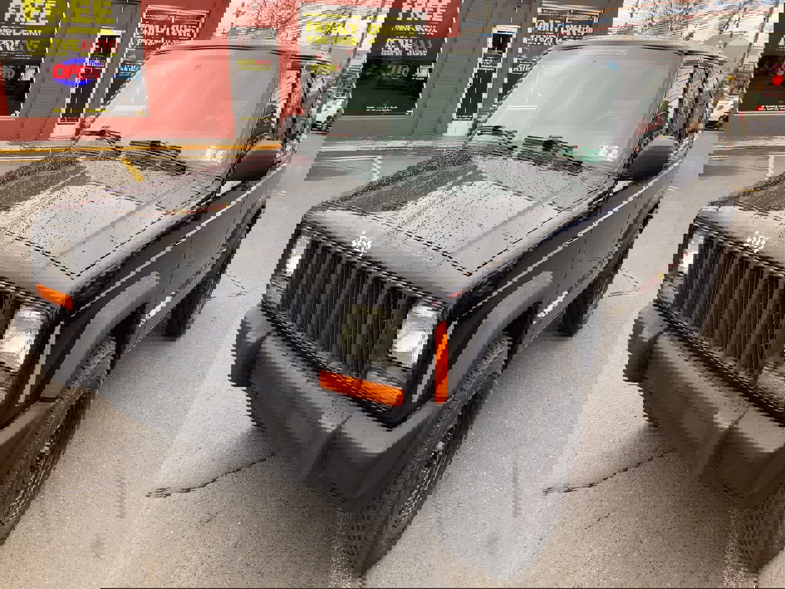 Used 2000 Jeep Cherokee SE image 4
