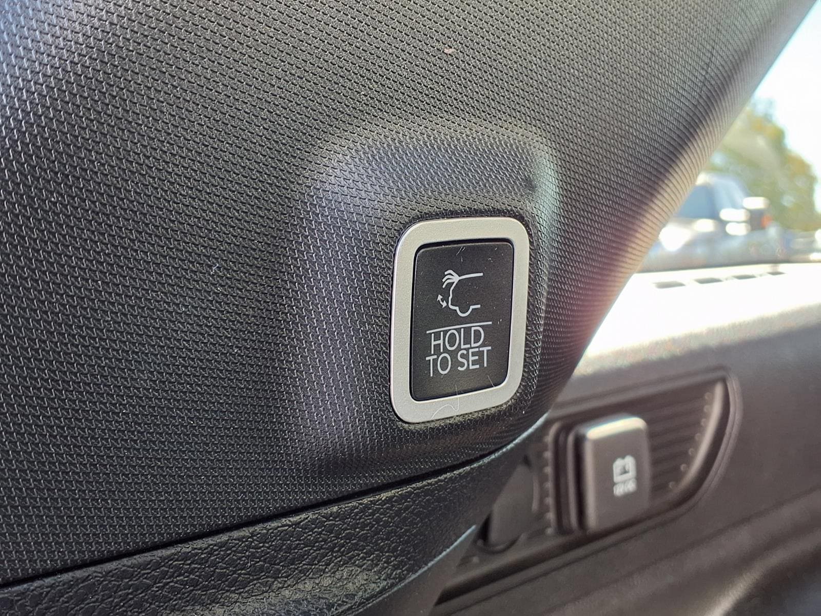 Used 2024 Jeep Grand Cherokee Altitude AWD/4WD image 11