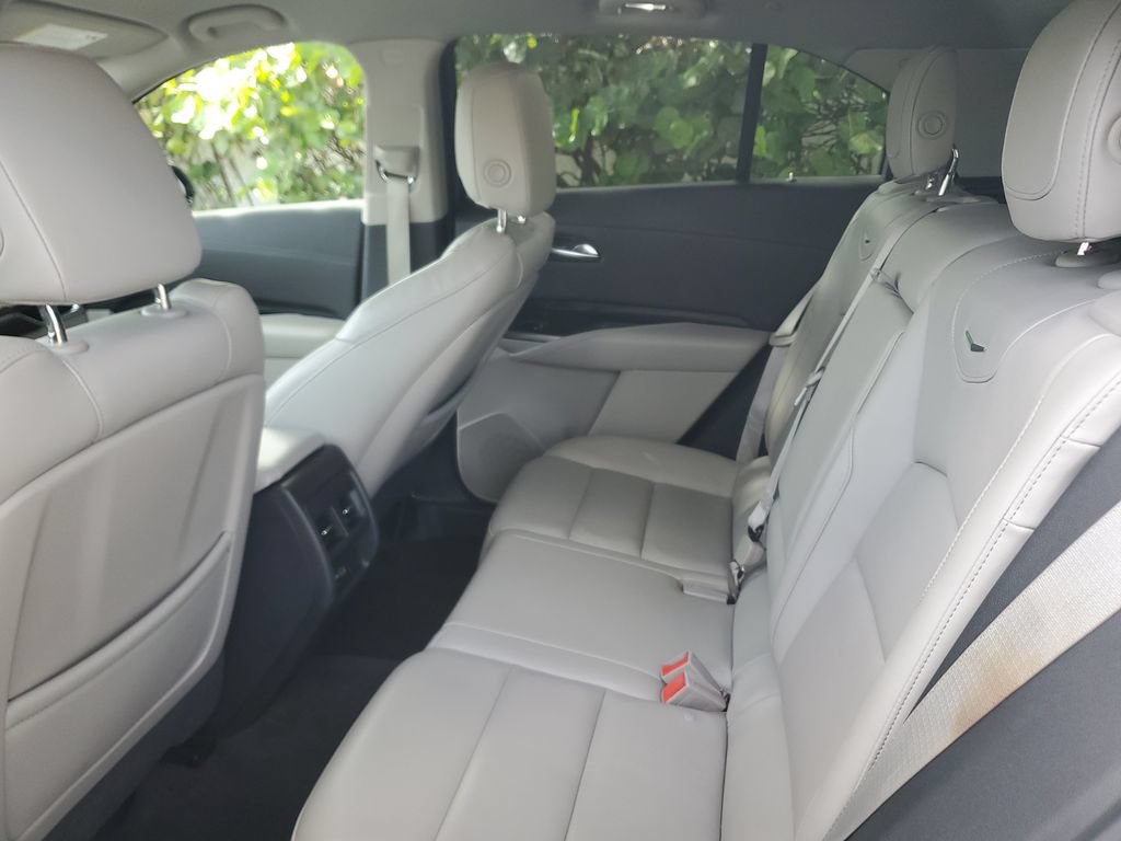 Used 2022 Cadillac XT4 Premium Luxury w/ Safety Alert Package FWD image 14