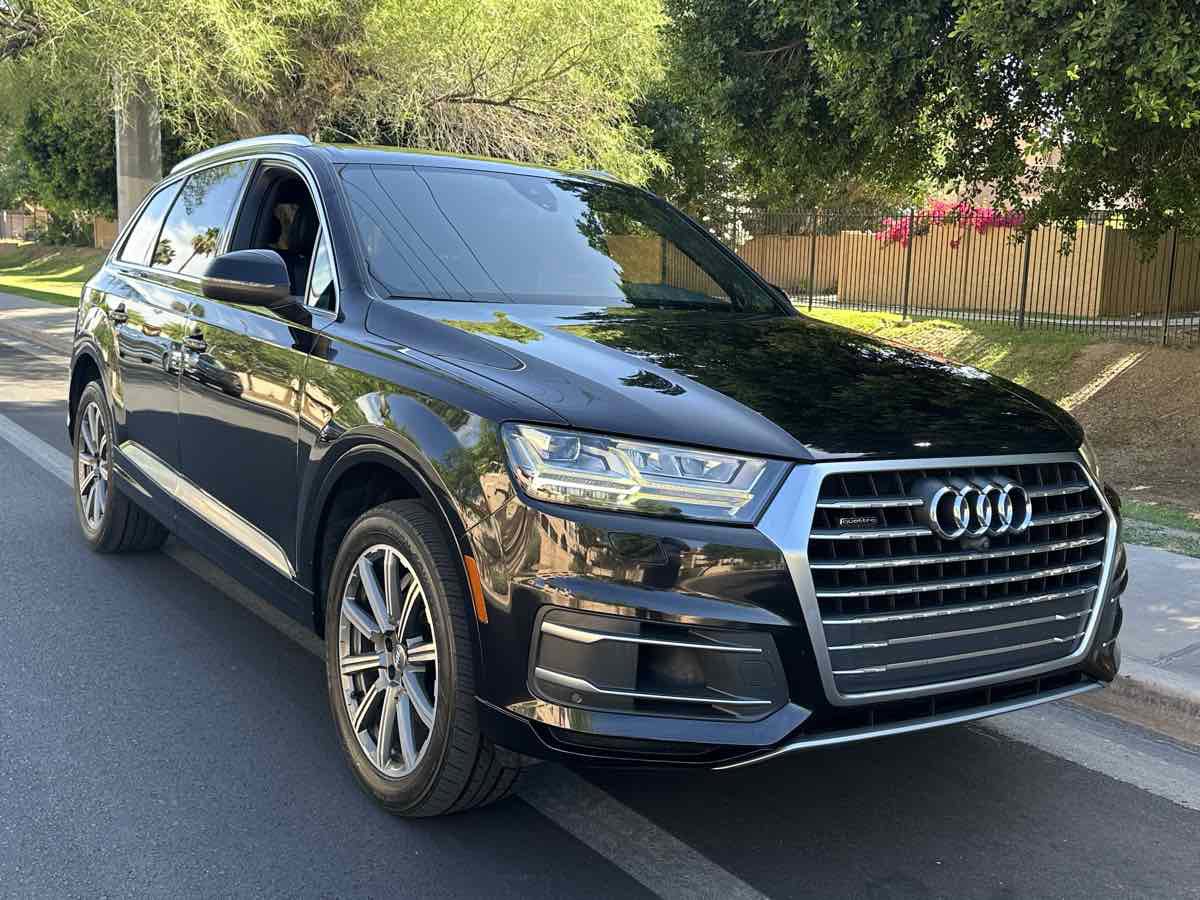 Used 2017 Audi Q7 3.0T Premium Plus w/ Premium Plus Package AWD/4WD image 2