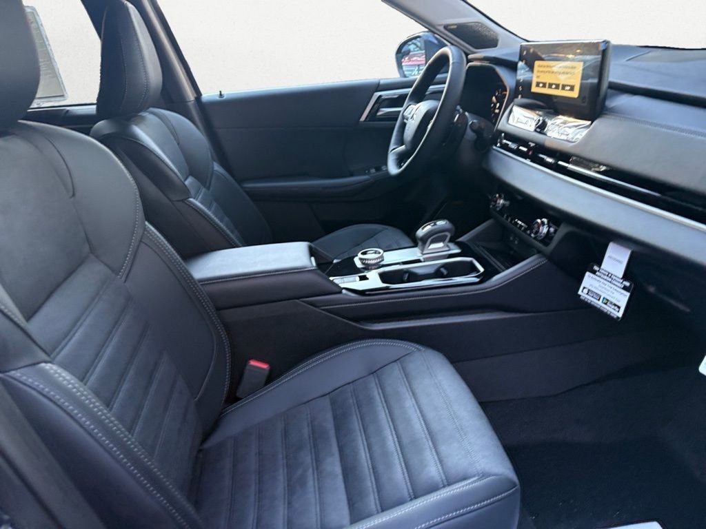 New 2026 Mitsubishi Outlander SE image 12