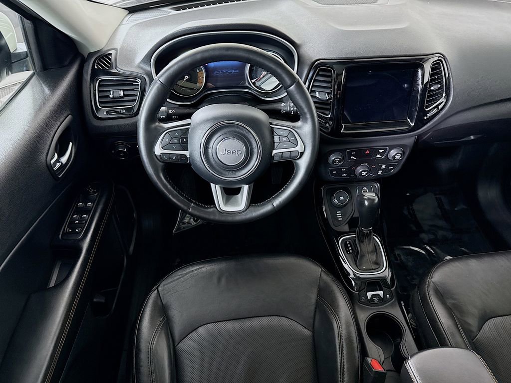 Used 2018 Jeep Compass Limited w/ Navigation Group AWD/4WD image 3