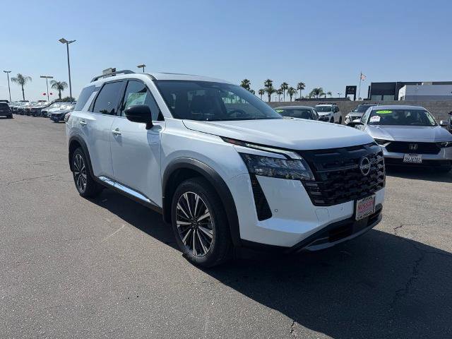 New 2026 Nissan Pathfinder Platinum w/ Cargo Package AWD/4WD image 1