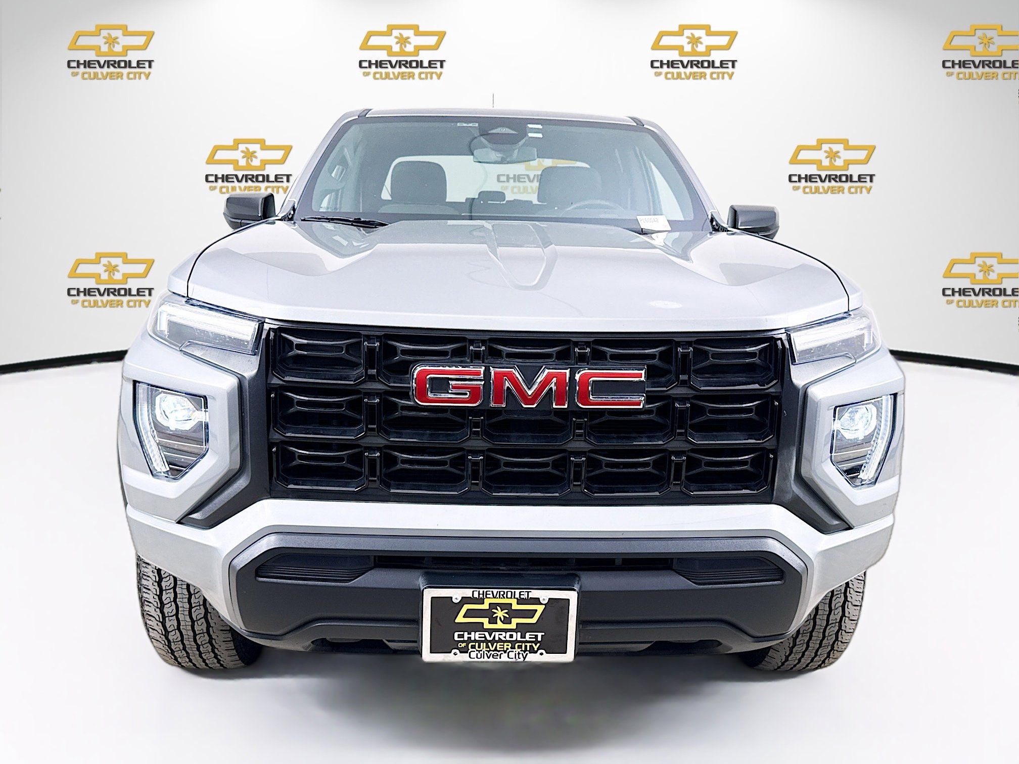 Used 2024 GMC Canyon Elevation image 2