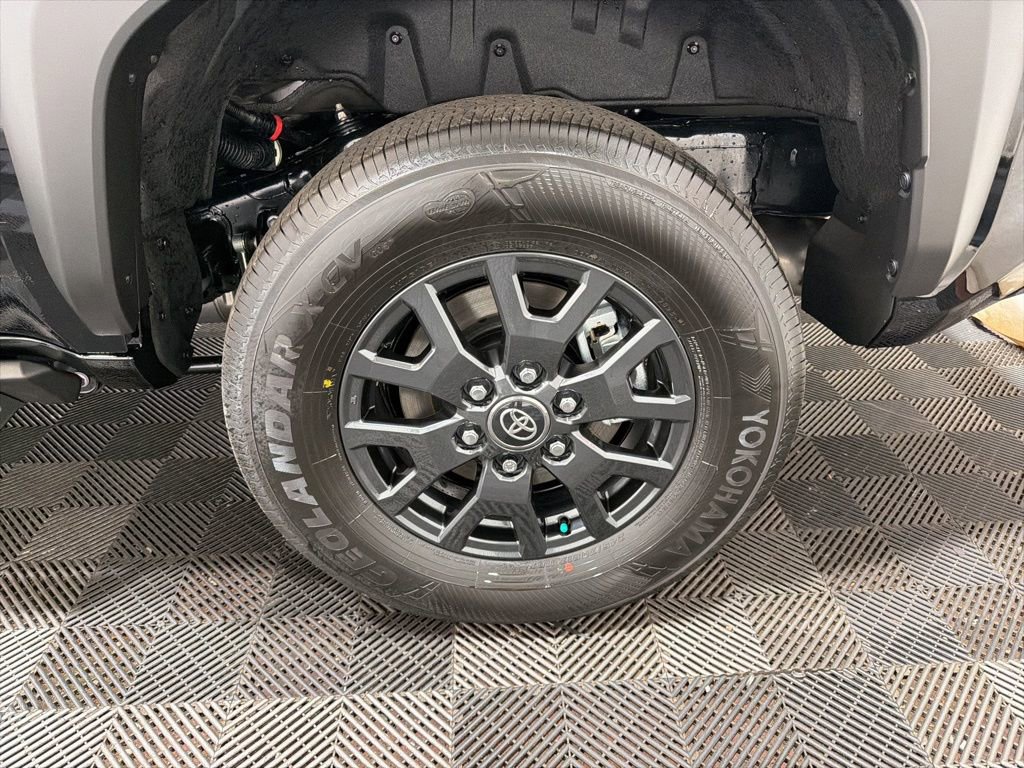 Used 2026 Toyota 4Runner SR5 image 31