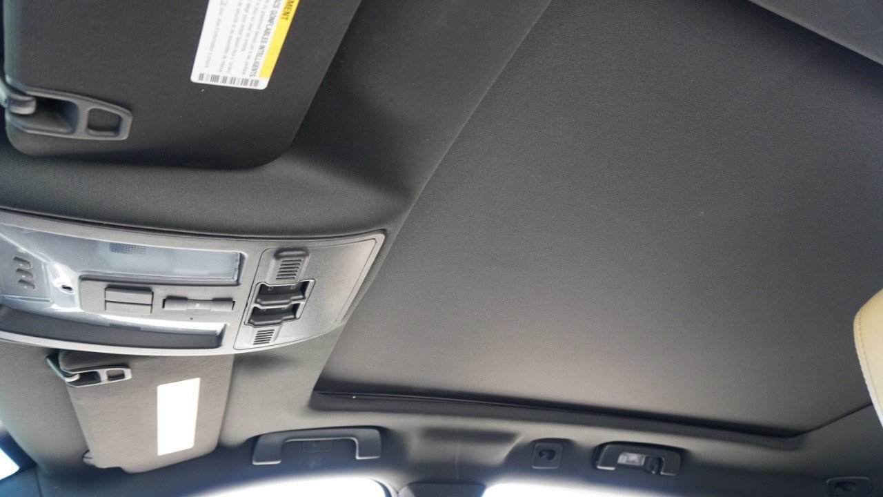 Used 2015 Cadillac SRX Luxury w/ Driver Awareness Package image 24