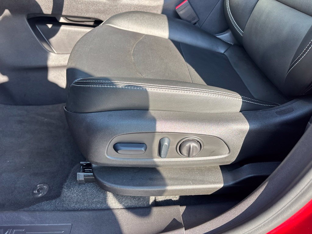 Used 2024 GMC Terrain SLT w/ Elevation Edition FWD image 13