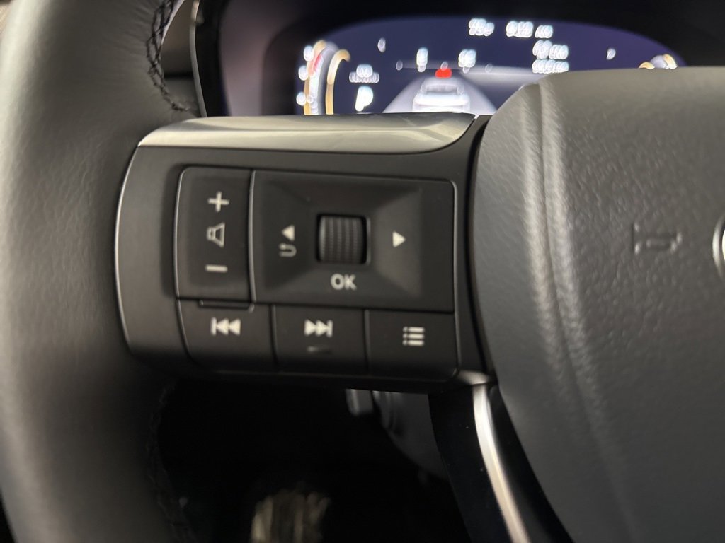 New 2026 INFINITI QX60 Luxe w/ Family Package image 11