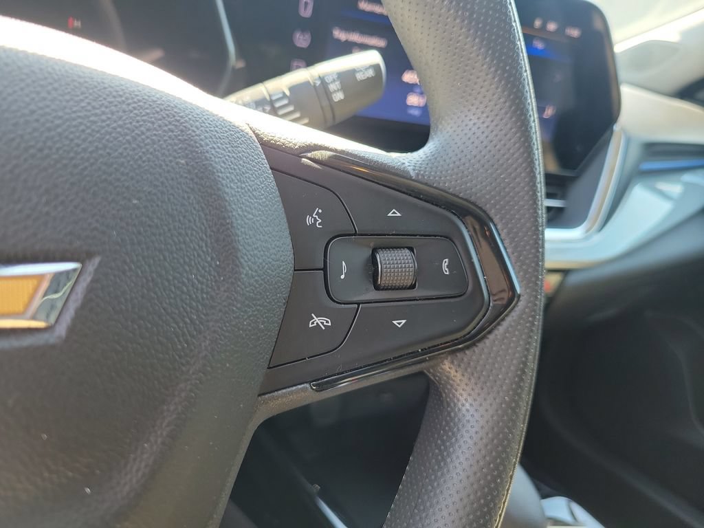 Used 2025 Chevrolet Trax LT FWD image 28