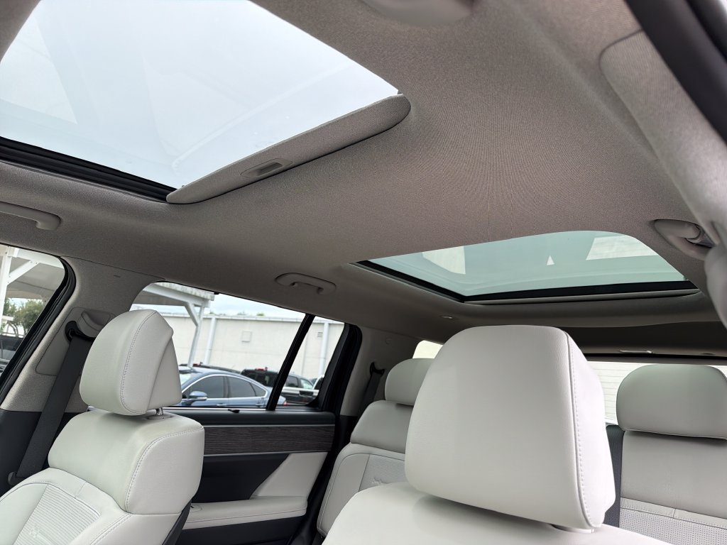 Used 2024 Hyundai Santa Fe Limited FWD image 16