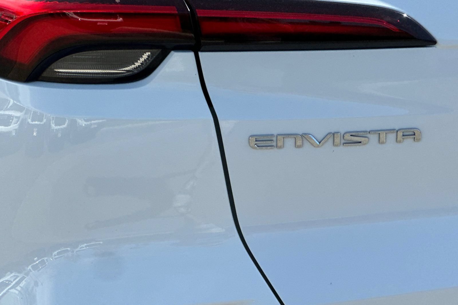Certified 2025 Buick Envista Sport Touring FWD image 27