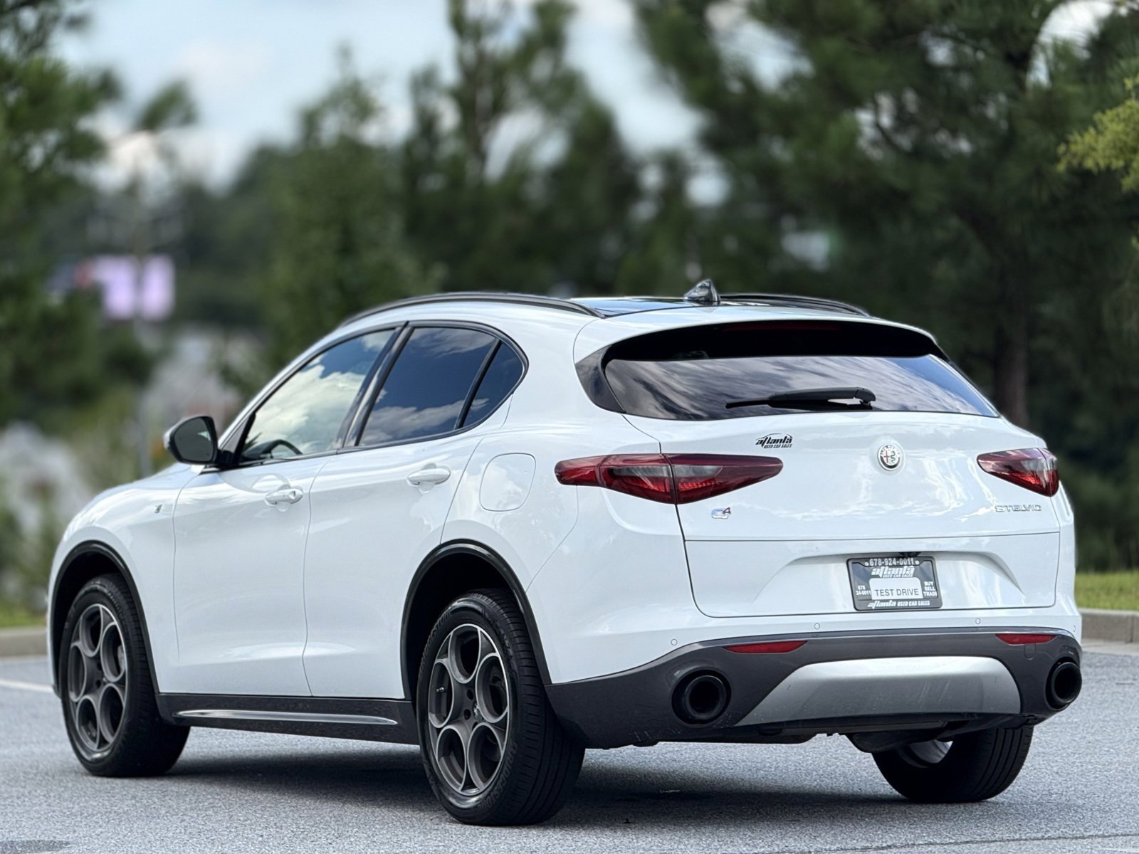 Used 2022 Alfa Romeo Stelvio Ti image 9