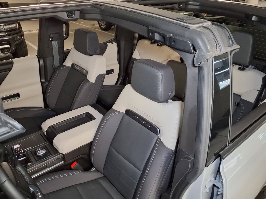 Used 2026 GMC Hummer EV 4x4 Crew Cab w/ Battery Pack, 24 Module Pack image 28
