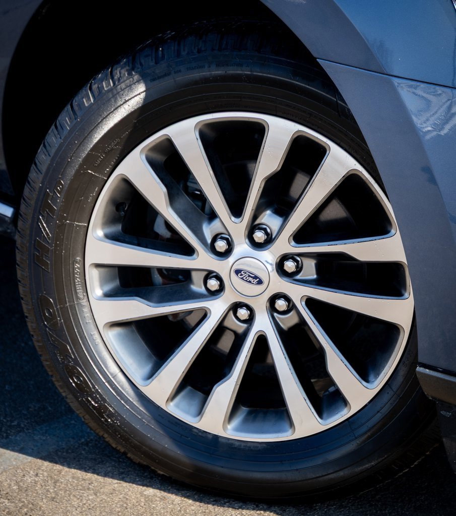 Used 2018 Ford Expedition Limited w/ Driver Assistance Package image 28