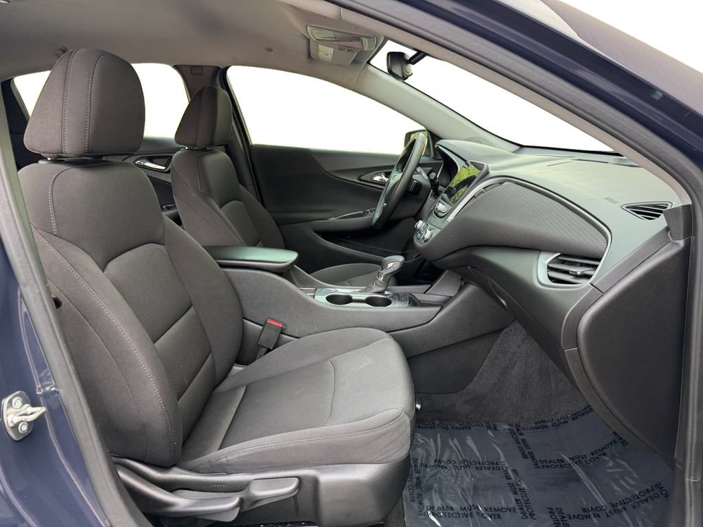 Used 2025 Chevrolet Malibu RS FWD image 18