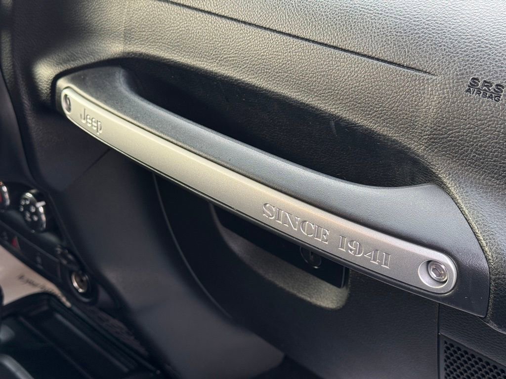 Used 2018 Jeep Wrangler Unlimited Sahara image 42